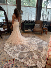 Load image into Gallery viewer, Da vinci &#39;50662&#39; wedding dress size-10 NEW
