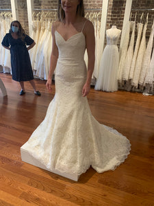 Modern Trousseau 'Nouveau Gown' wedding dress size-06 SAMPLE