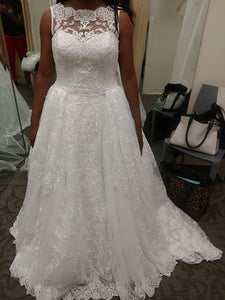 Oleg Cassini '780' size 10 new wedding dress front view on bride