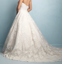 Load image into Gallery viewer, Allure &#39;9202&#39; size 22 used wedding dresses back view on model
