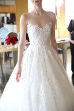 Load image into Gallery viewer, Reem Acra &#39;Inspiration&#39; wedding dress size-08 SAMPLE
