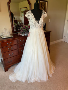 Amsale 'Nouvelle' wedding dress size-08 NEW