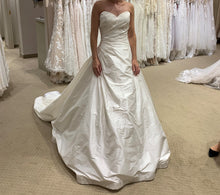 Load image into Gallery viewer, Justin Alexander &#39;88029&#39; wedding dress size-00 SAMPLE
