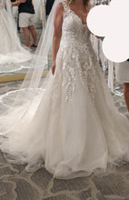Load image into Gallery viewer, Allure &#39;3265&#39; wedding dress size-04 NEW
