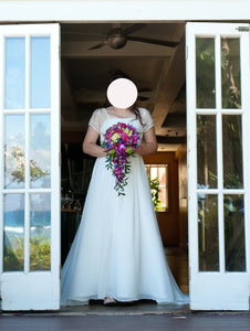 David's Bridal 'V9743' wedding dress size-14 PREOWNED