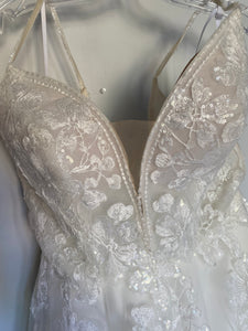 Essense of Australia 'Stella York #7065' wedding dress size-08 NEW