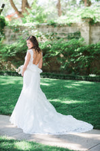 Load image into Gallery viewer, Kenneth Winston &#39;1573&#39; size 4 used wedding dress back view on bride
