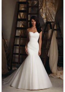 Mori Lee '5018' size 8 new wedding dress front view on model