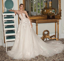 Load image into Gallery viewer, Galia lahav &#39;Querida&#39; wedding dress size-04 PREOWNED
