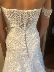 Essense of Australia 'D2525' wedding dress size-06 NEW