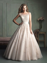 Load image into Gallery viewer, Allure Bridals &#39;9114&#39; size 2 used wedding dress front view on model
