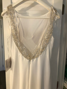 Pronovias 'Olalde' size 6 new wedding dress back view on hanger