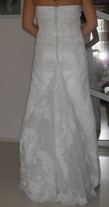 Pronovias 'Romantic' size 10 used wedding dress back view on bride