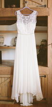 Load image into Gallery viewer, Alexandra Grecco &#39;Alexandra Grecco Classic Sequin Wedding Dress&#39; wedding dress size-10 PREOWNED
