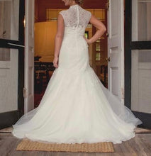 Load image into Gallery viewer, Melissa Sweet &#39;25080486 &#39; wedding dress size-06 PREOWNED
