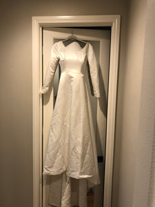 Visions '70003-712' wedding dress size-04 PREOWNED