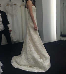 Vera Wang '12029' wedding dress size-00 PREOWNED