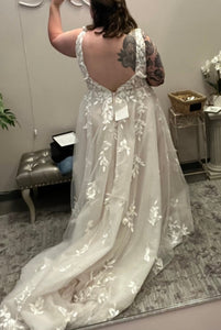 Essense of Australia 'D3023' wedding dress size-16 NEW