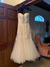 Load image into Gallery viewer, Reem Acra &#39;Dreamy&#39; size 12 used wedding dress front view on hanger
