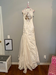 La Soie Bridal '11611' size 6 new wedding dress back view on hanger