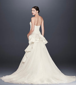Zac Posen '345004' size 6 sample wedding dress back view on model
