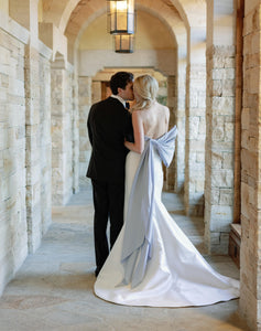 Carolina Herrera 'Hunter' wedding dress size-06 PREOWNED