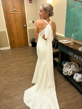 Load image into Gallery viewer, BHLDN &#39;Shipley&#39; wedding dress size-02 PREOWNED
