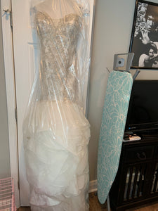 Justin Alexander '8901' size 12 used wedding dress front view on hanger