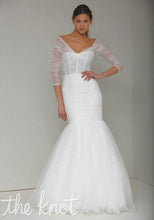 Load image into Gallery viewer, Monique Lhuillier &#39;Addie&#39; - Monique Lhuillier - Nearly Newlywed Bridal Boutique - 1
