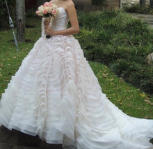 Load image into Gallery viewer, Oleg Cassini &#39;Petite Oraganza Ruffle Skirt Wedding Dress&#39; wedding dress size-04 NEW
