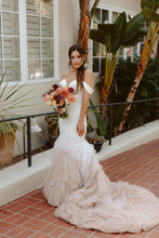 Load image into Gallery viewer, Kelly Faetanini &#39;The Joan &#39; wedding dress size-06 PREOWNED
