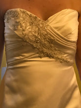 Load image into Gallery viewer, Casablanca &#39;Diamond Collection&#39; size 10 new wedding dress front view close up on bride
