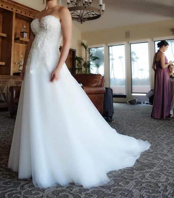 Jana Ann Couture 'Custom' size 0 used wedding dress front view on bride