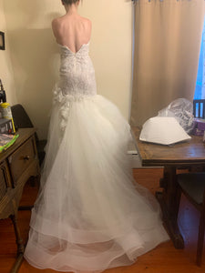 Lazaro 'Mermaid ' wedding dress size-04 PREOWNED
