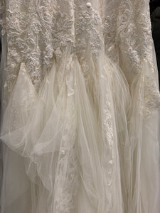 Oleg Cassini 'Lace Trumpet' wedding dress size-04 PREOWNED