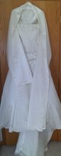 Load image into Gallery viewer, Reem Acra &#39;I don&#39;t know!&#39; wedding dress size-10 PREOWNED
