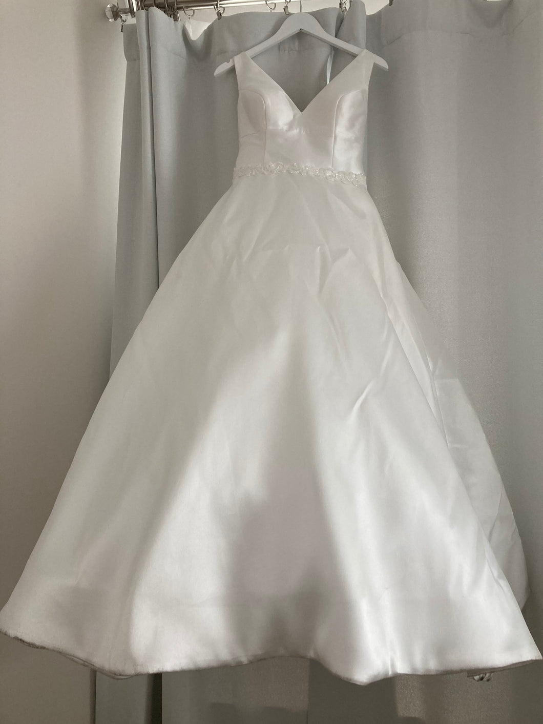 Anne Barge 'Blue willow ' wedding dress size-04 PREOWNED