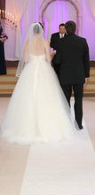Load image into Gallery viewer, Hayley Paige &#39;Holland&#39; wedding dress size-06 PREOWNED
