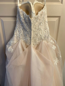 Jewel 'v3836' wedding dress size-06 PREOWNED