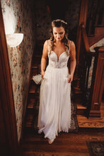 Load image into Gallery viewer, Martina Liana &#39;1031&#39; size 10 used wedding dress front view on bride
