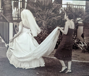 Monique Lhuillier 'Vintage Monique Lhuillier Ballgown' wedding dress size-10 PREOWNED