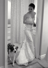 Load image into Gallery viewer, Oscar de la Renta &#39;44E10&#39; wedding dress size-04 PREOWNED

