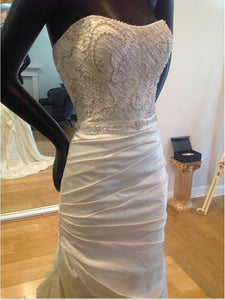 Casablanca '2097' size 8 new wedding dress front view on bride