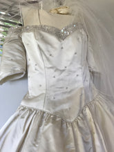 Load image into Gallery viewer, Christos &#39;Ivory Classic&#39; size 10 used wedding dress front view close up
