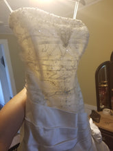 Load image into Gallery viewer, Mon Cherie &#39;N/A&#39; wedding dress size-06 PREOWNED
