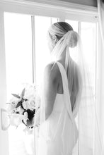 Load image into Gallery viewer, Made With Love &#39;The Harry&#39; wedding dress size-08 PREOWNED
