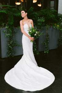 Alyne 'By Rita Vinieris - Winsor ' wedding dress size-00 PREOWNED