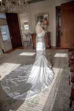 Load image into Gallery viewer, Sottero and Midgley &#39;Adorae- Ivory&#39; size 8 sample wedding dress side view on mannequin

