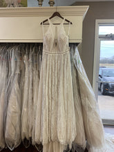 Load image into Gallery viewer, Allure &#39;0-30&#39; wedding dress size-08 NEW
