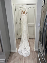 Load image into Gallery viewer, Martina Liana &#39;1078&#39; wedding dress size-04 NEW
